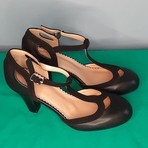 Journee Collection Mary Jane ankle T-strap pumps